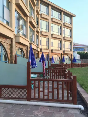 Beidaihe Bei Hua Yuan Sea View Hotel (Beidaihe Biluo Tower) Отели рядом с достопримечательностью «Beidaihe Ziran Ecology Park»