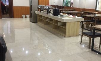 Golden Leaf Hotel