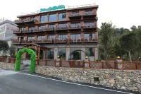 Hillside Mercure Zixing Hotels near Dongjiang Lake Phoenix Island Scenic Area