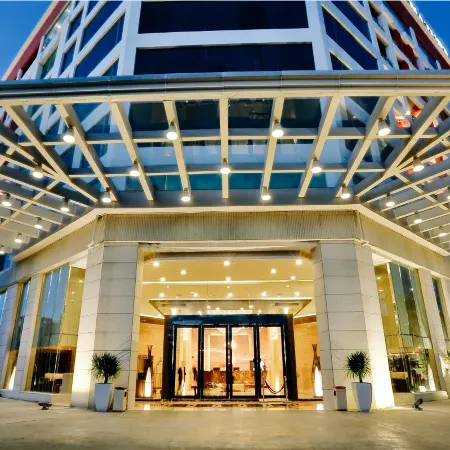 Royale Signature Hotel Отели рядом с достопримечательностью «Государственная галерея искусств»