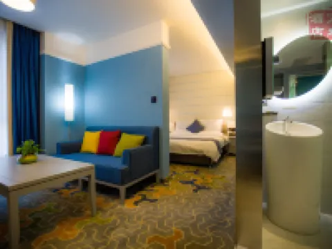 Wanhe Hotel (Kongquehe Branch of Korla Tarim Oilfield Company) Hotels in Korla