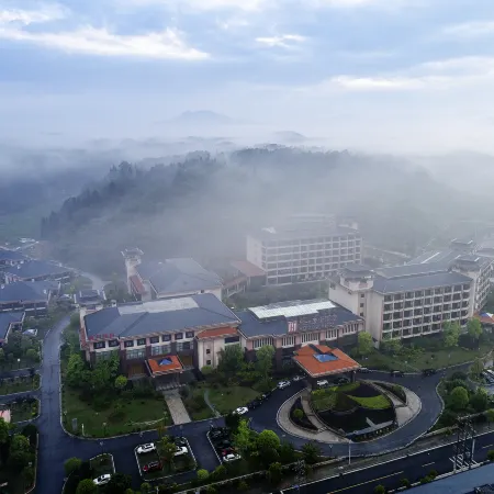 Rezen Hotel Heyi