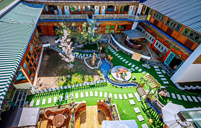 Dear Zhaizhai Hot Spring Hostel