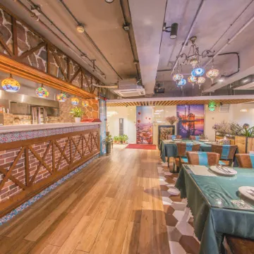 Yoyo Apartment (Guangzhou Oriental International Plaza Taojin Metro Station)