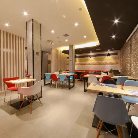 Future Life Hotel (Weinan Xinda Square Branch)