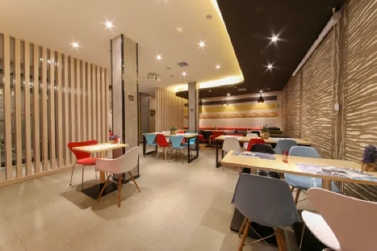 Future Life Hotel (Weinan Xinda Square Branch)