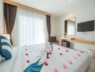 ICheck Inn Central Patong Phuket Hôtels à proximité de : The Regent Bangtao