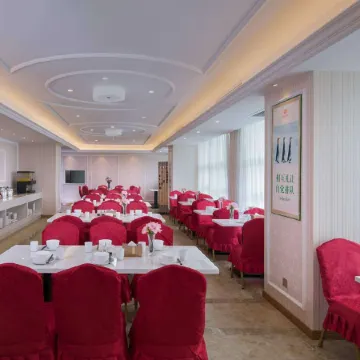 Vienna Hotel (Huizhou Boluo High Speed Rail Central Bus Station Hotel)