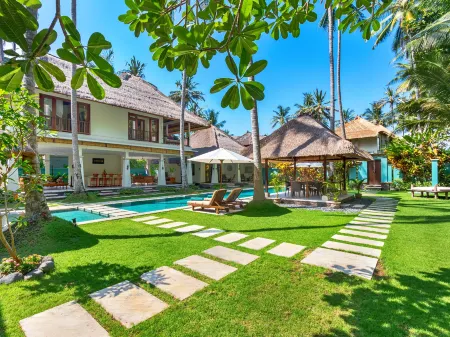 Villa Gils by Villa Finder Отели рядом с достопримечательностью «Candidasa Bali Driver»