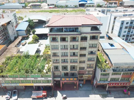 Hongyan Business Hotel Отели рядом с достопримечательностью «Hongjun Changzheng Fanyue Jiajin Mountain Memorial Hall»