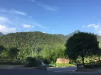 Jing'an Zhanshi Farm Hotels near Sanzhalun Baishui Cave