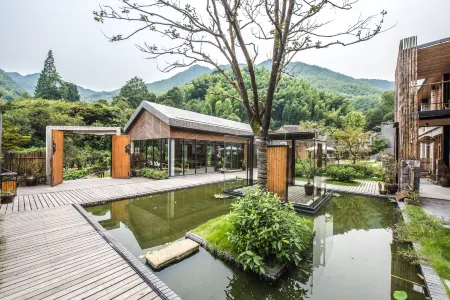 Sen Island Qixia Shanju Hotel Отели рядом с достопримечательностью «Sanyintan (The Three Hidden Pools)»