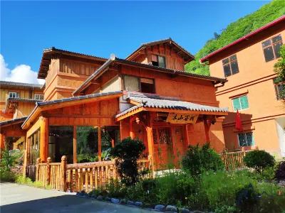 Mushan Inn Hotels in Wolong Nature Reserve