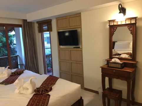 โรงแรมชาดา มันตรา