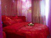 上海热带雨林浪漫情侣酒店 - 红酒鲜花浴缸房
