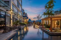 Ji Yun Resort (Yangshuo Ten-mile Gallery Yulong River) Hotels near Dongjie Tourism Area
