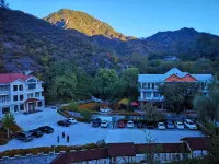 Jinyuanshanzhuang Hotels near Yesanpo White Grass Scenic Area