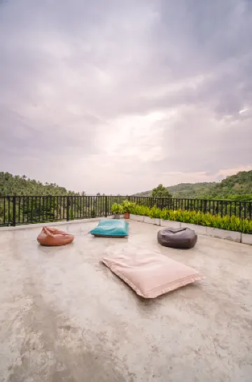 The Dearly Koh Tao Hostel-Padi 5 Star Dive Resort Отели рядом с достопримечательностью «Sup Tao, Stand Up Paddle Boarding»