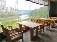 Pristime International Holiday Hotel Các khách sạn ở Ấn Giang