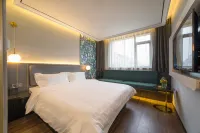 Sushi Light Luxury Hotel (Shanghai Hongmei Road) Hotels in Changning District