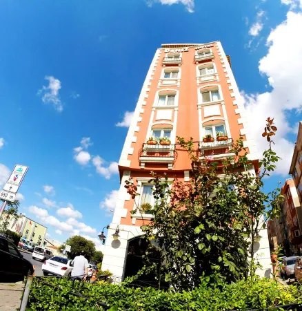 Deniz Otel Отели рядом с достопримечательностью «Библиотека Ахмеда III»