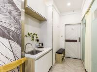 巢寓国际服务公寓(遂宁广灵路口店) - 精装一室大床房