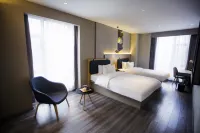 Homeinn Selected Hotel (Harbin West Station Xuefu Road Subway Station CapitaMall) Hotels in Harbin