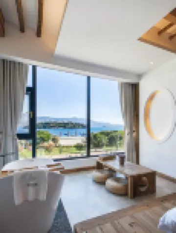 Serene Brit Boutique Hotel Fuxian Lake