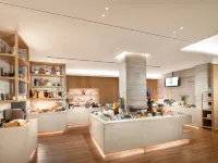 Holiday Inn SHANGHAI HONGQIAO CENTRAL by IHG（Loushanguan Road Metro Station Branch） Hotels near Changning