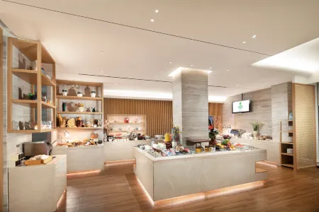Holiday Inn Shanghai Hongqiao Central Отели рядом с достопримечательностью «Пунг-Бич Наньфэн Сити»