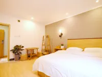 Cyan Box Guest House Hotels near Qixing