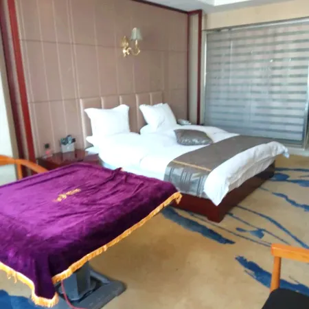 Yongren Pengyun International Hot Spring Hotel