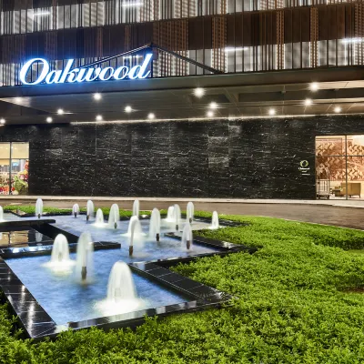 オークウッド Sky Garden Swimming pool周辺のホテル