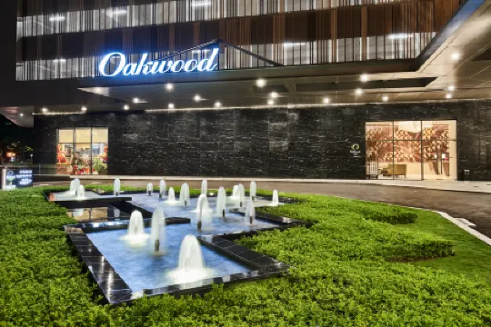 Oakwood Residence Saigon Отели рядом с достопримечательностью «Yofi Fitness Center»
