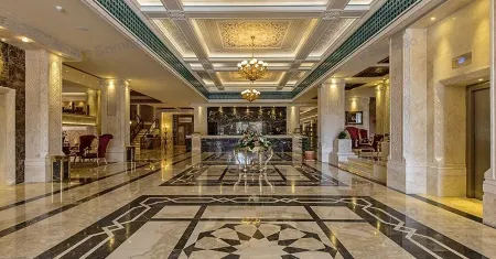 Zandiyeh Hotel Отели рядом с достопримечательностью «Крепость Керим-хан»
