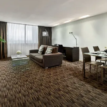 Relc International Hotel Отели рядом с достопримечательностью «Танглин»