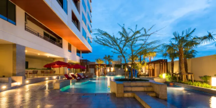 Jasmine Grande Residence Các khách sạn gần The Lofts Ekkamai