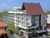 MaxOneHotels at Bukit Jimbaran Hotels near Kutuh