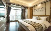 Qianbai Business Hotel