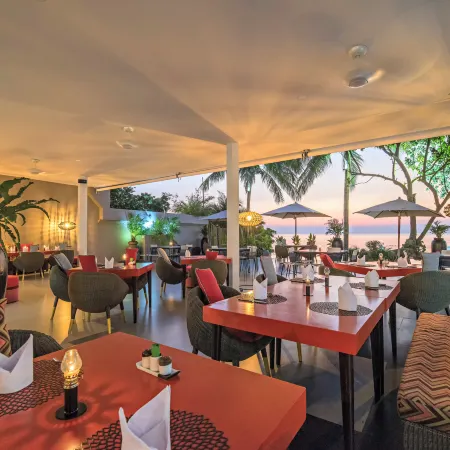 The Sunset Beach Resort & Spa, Taling Ngam, Ko Samui Отели рядом с достопримечательностью «Змеиная ферма»