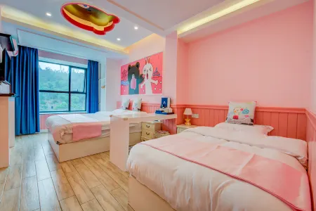 Forest Theme Apartment