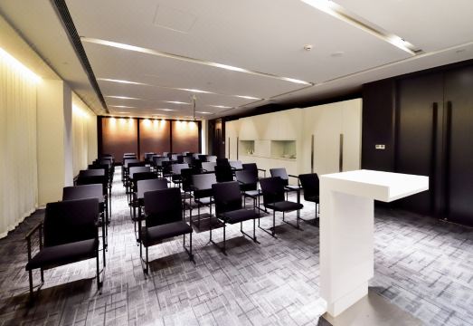 3. 메트로폴로 진장..