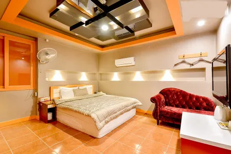 Sense Motel