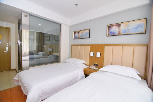 八号连锁酒店(深圳南山地铁站店)