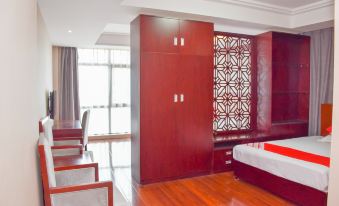 Yuexi Jincuilan Business Hotel
