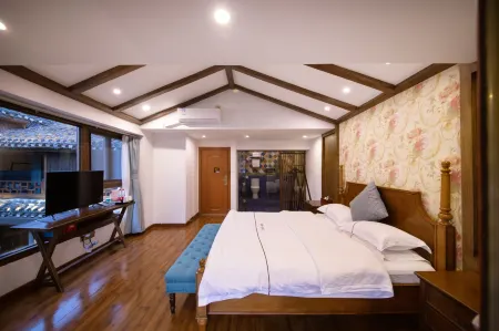 Huashijian Xueqiao Xiaoyuan Riverview Inn