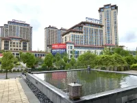 Ann Nest Colorful Hotel Huaxi College Town 호텔