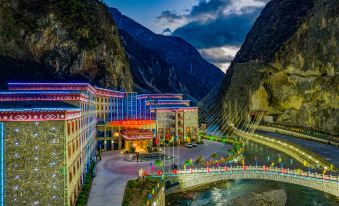 Balagezong Tibetan Ecological Hotel