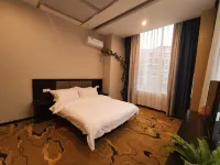 Guangyuan Lizhou Dexu Business Hotel - parkir