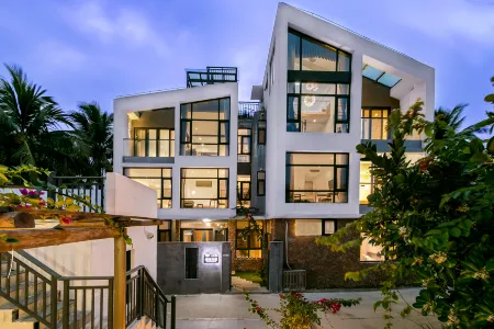 Floral Hotel·Haixia Hotel Отели рядом с достопримечательностью «Tongguling Scenic Spot»